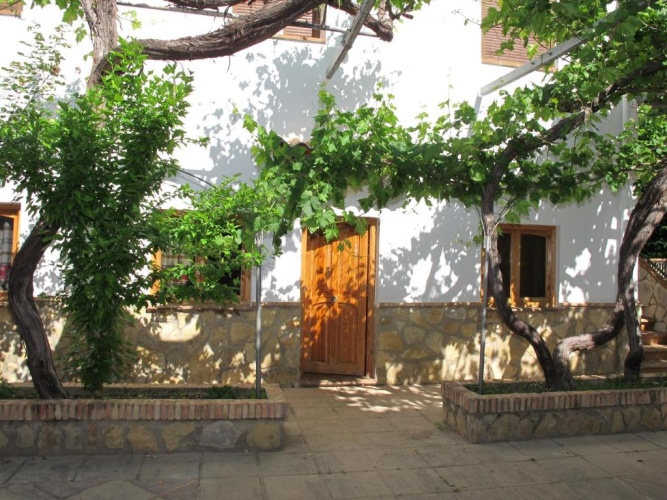 3 Bedrooms Apartment