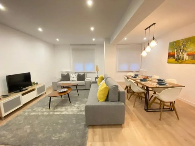 3 Bedrooms Apartment