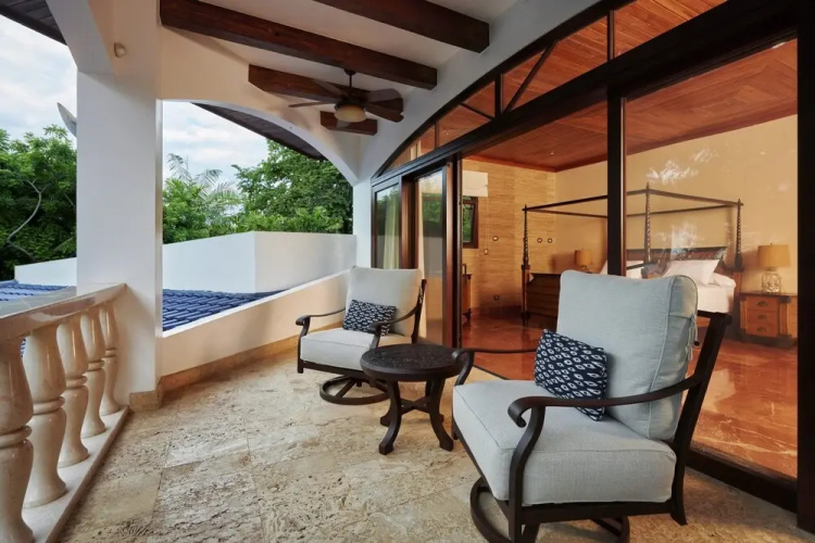 Blue Jewel Oceanfront Private Villa