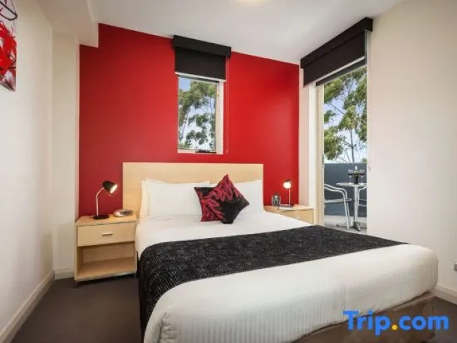 3 Bedrooms Sextuple Apartment