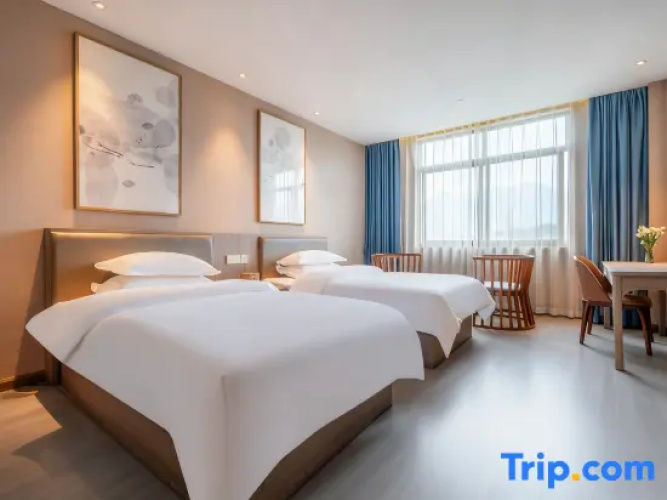 Comfort Twin room with city view