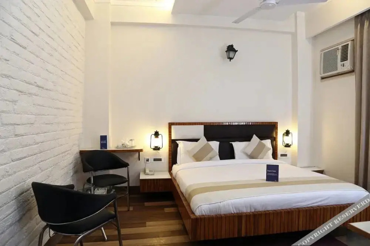 FabHotel Huda Sushant Lok