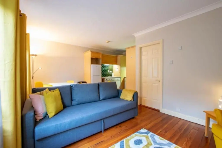 2 Bedrooms Apartment