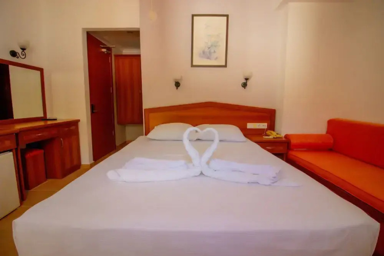 Celeste Hotel