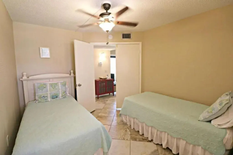 Ocean Village Club D16