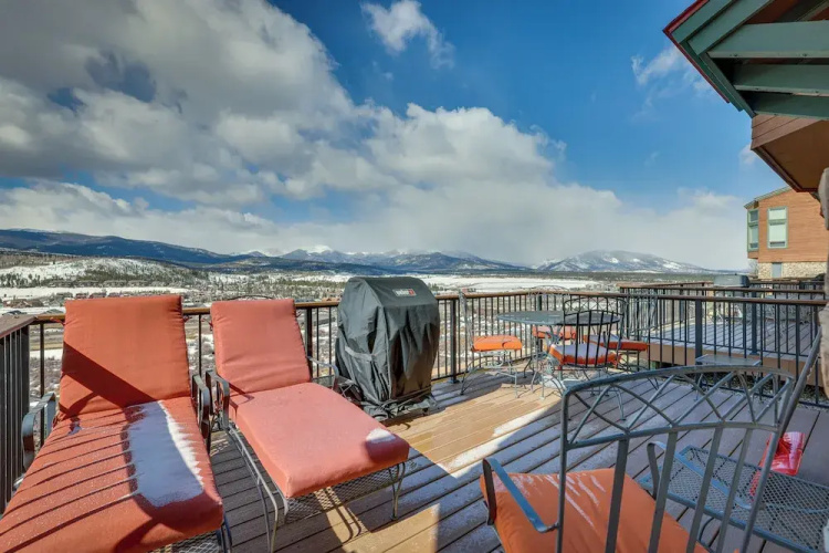 Fraser Townhome w/ Deck, 7 Mi to Winter Park!