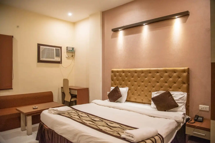 Hotel Maple Delite