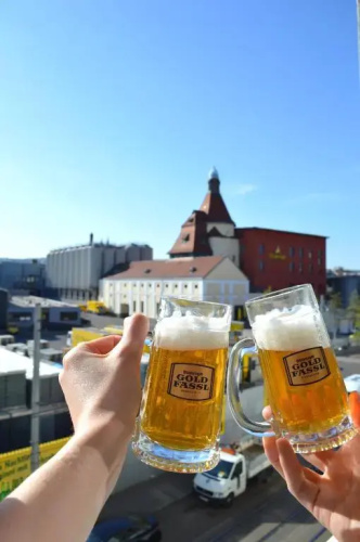Gemütliches Studio mit Blick auf die Ottakringer Brauerei