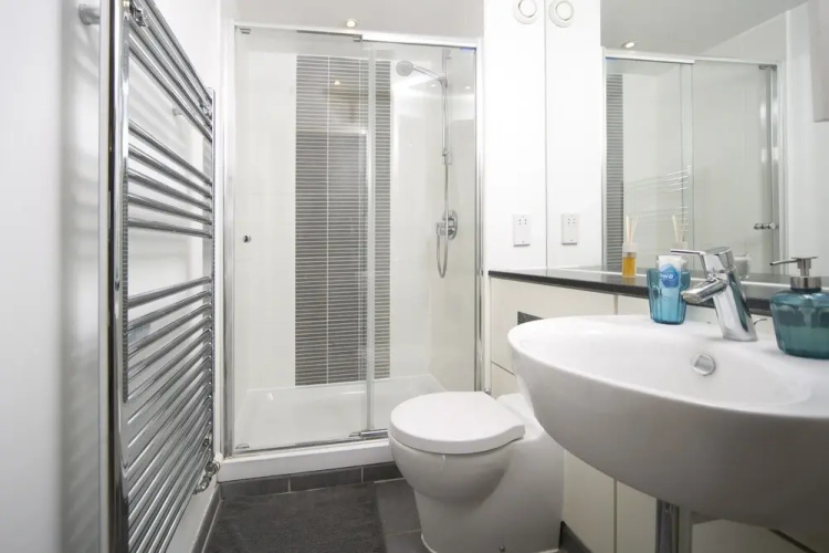 Modern Two Bedroom Two Bathroom Flat