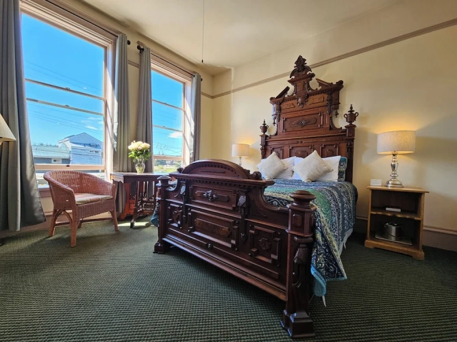 Deluxe Double room with partial sea view