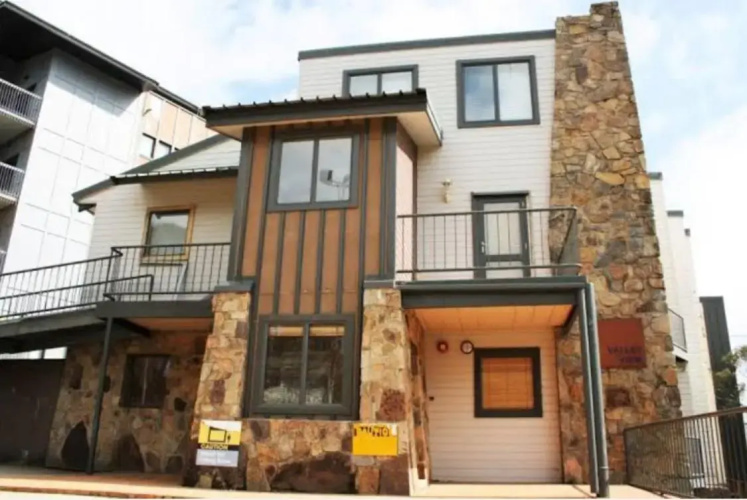 Valley View 203