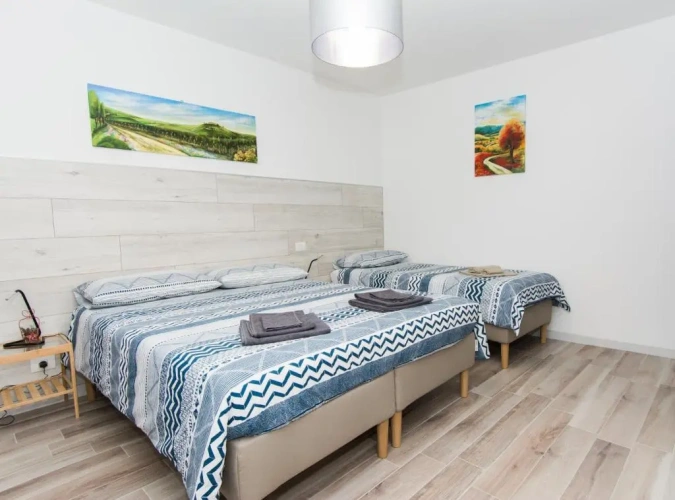 Standard Triple room