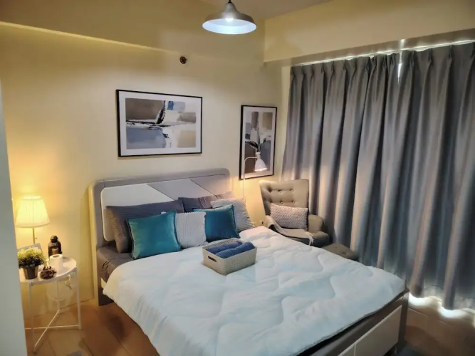 Newport Boulevard Apartments