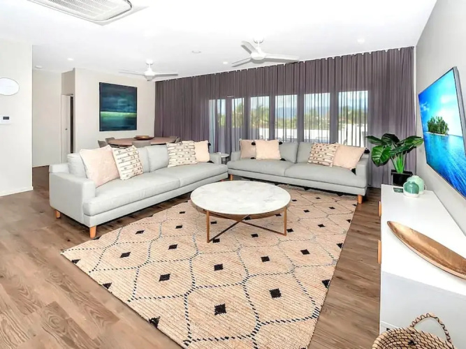 Cairns North 4-bed With Outdoor Dining & Pool