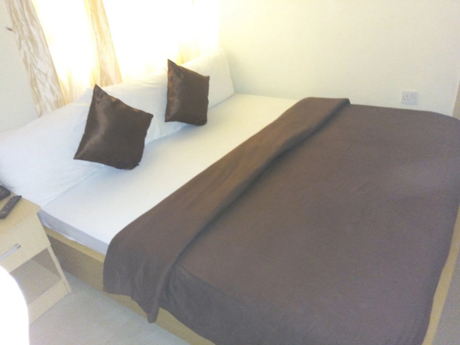 De Lawrence Court & Suites