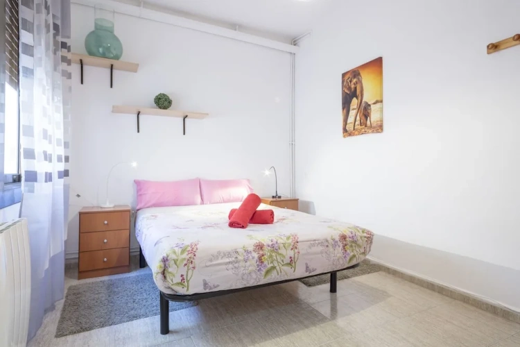 4 Bedrooms Classic Apartment
