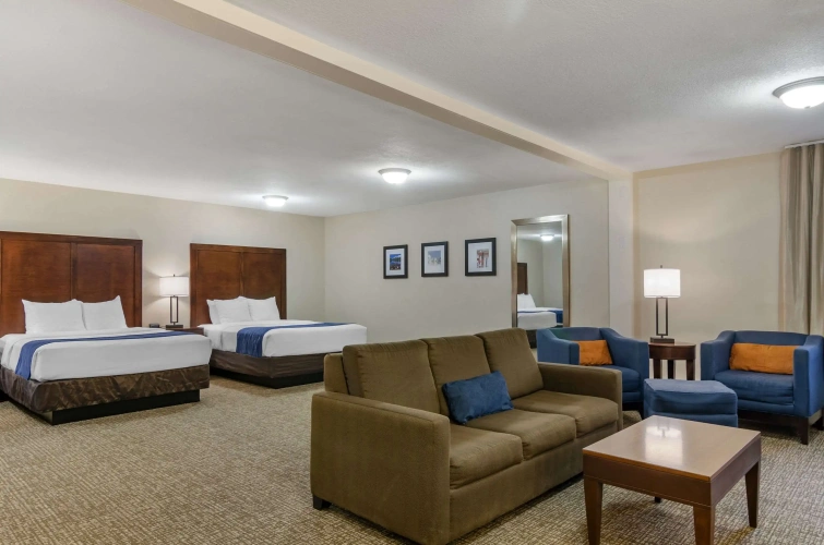 Quadruple Suite