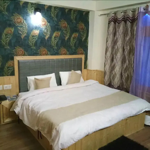 Pinewood Inn Kasol