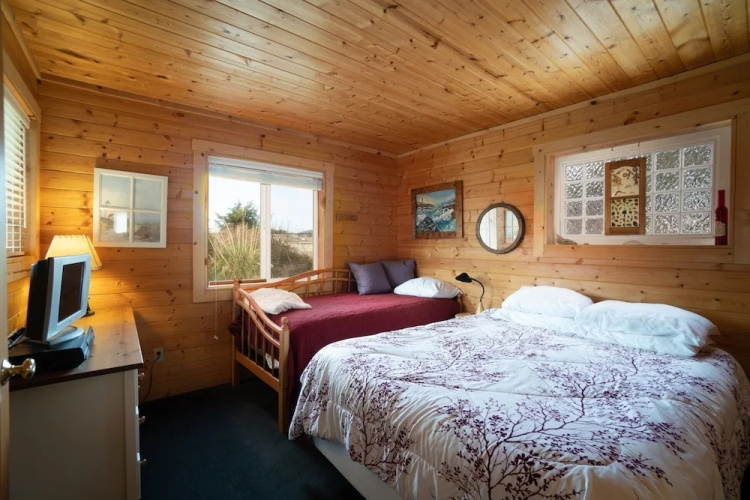Pine Beach 2 Bedroom Cottage