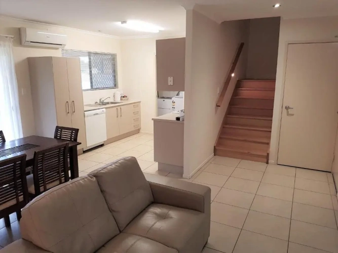 3 Bedrooms Apartment