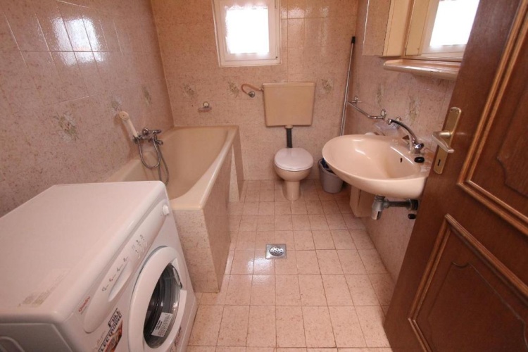 3 Bedrooms Apartment