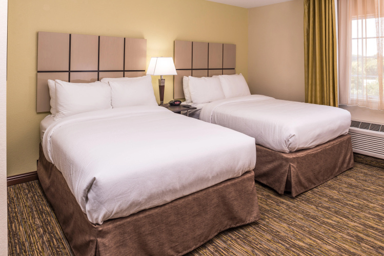 Candlewood Suites Topeka West by IHG