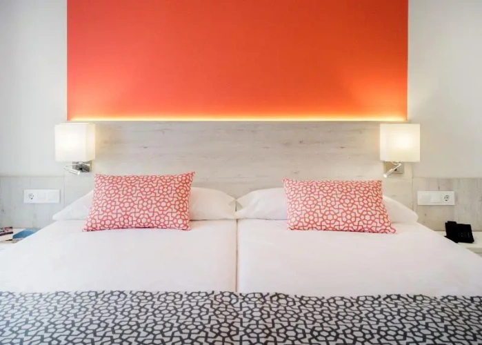 Twin room with balcony
