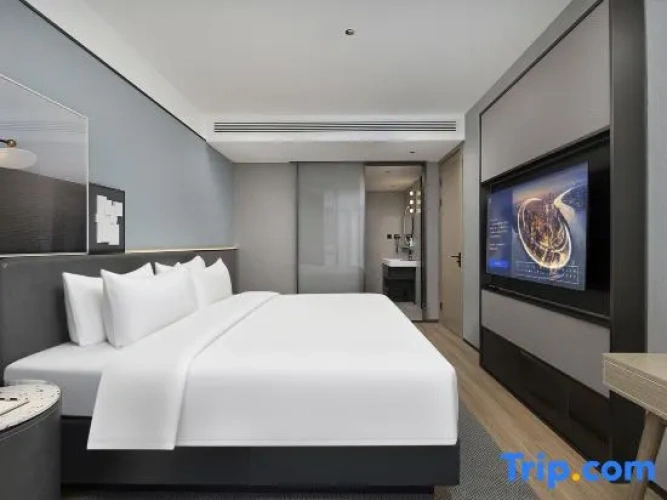 Deluxe Triple Family Suite