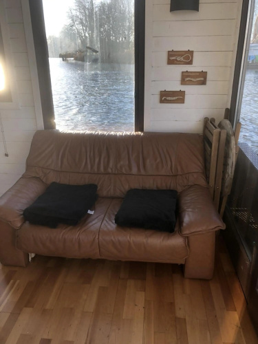 Gemütliches Hausboot mit Kamin in Berlin