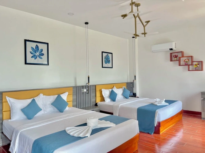 Deluxe Twin room with balcony and with sea view
