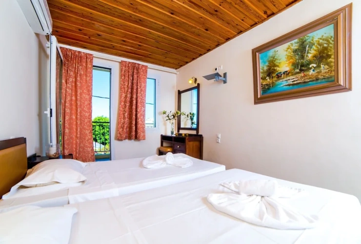 Standard room with partial sea view