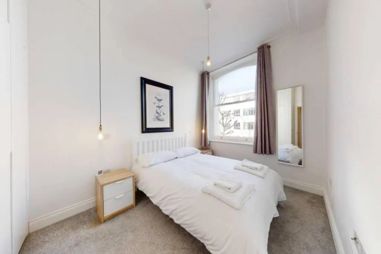 Superb 2 Bed Flat Camden 5 min walktube Station