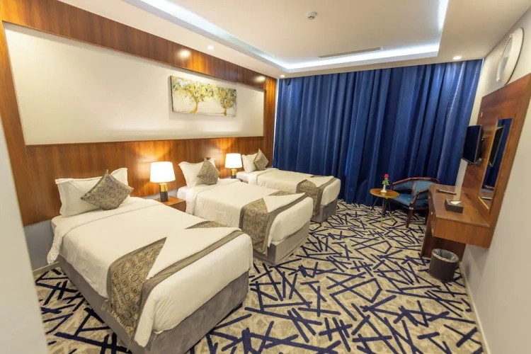 Standard Triple room