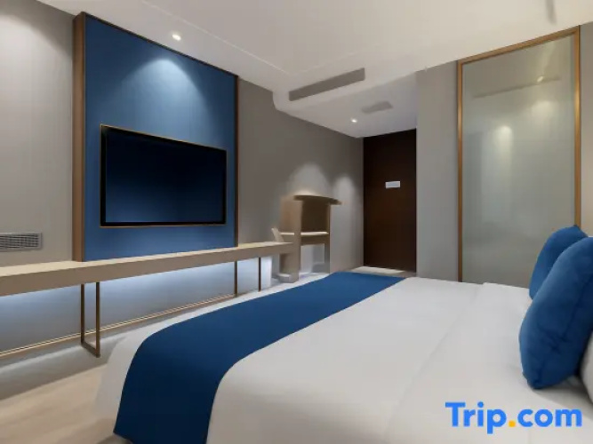 Deluxe Double room with courtyard view