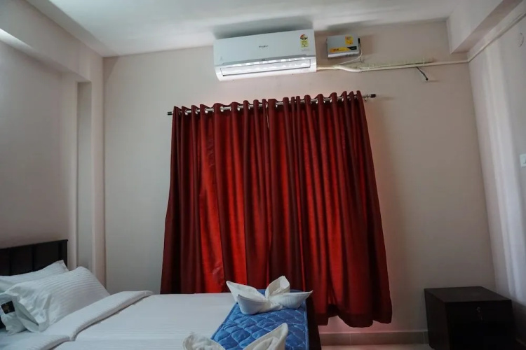 Solitaire Service Apartments
