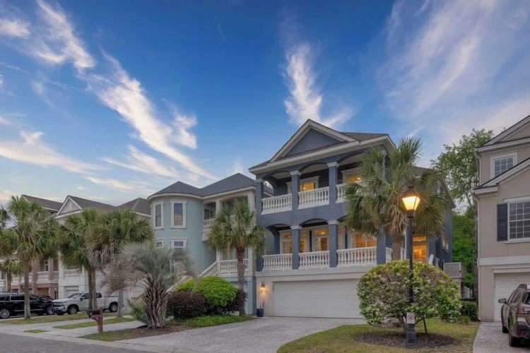 5 Bedrooms Cottage