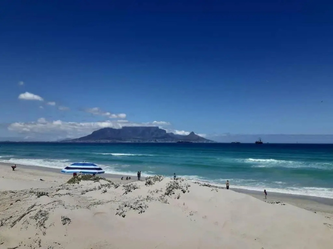 Infinity Self Catering Beachfront Apartment 302