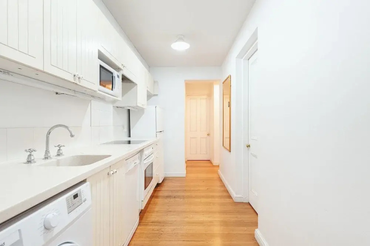 Charming Centrally Located 2 Bedroom Accommodation