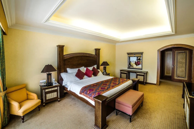 Al Raha Beach Hotel Villas