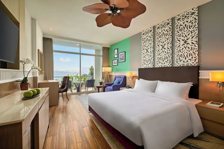 Premier Double room with balcony and with lake view