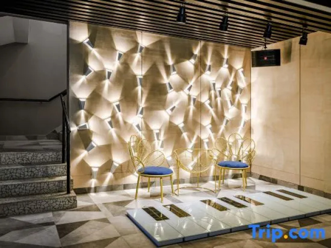 Neo Paly Hotel
