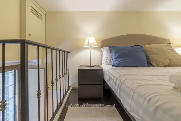 iFlat Yellow Monti Studio Apartment