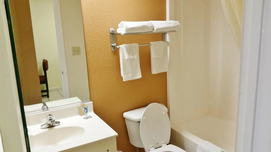 Country Hearth Inn & Suites Augusta