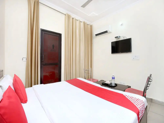 OYO 15644 Hotel Karma