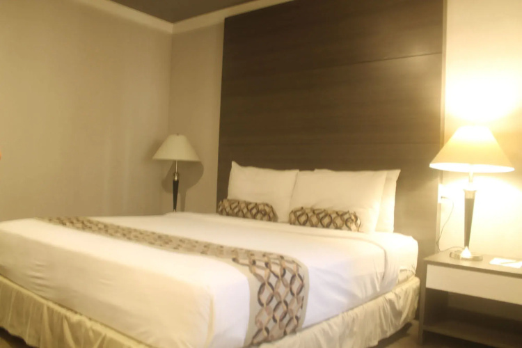 88 Courtyard Hotel