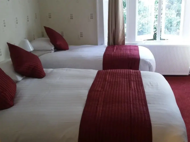 Standard Triple room