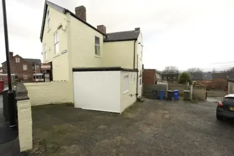 55A Derbyshire Lane