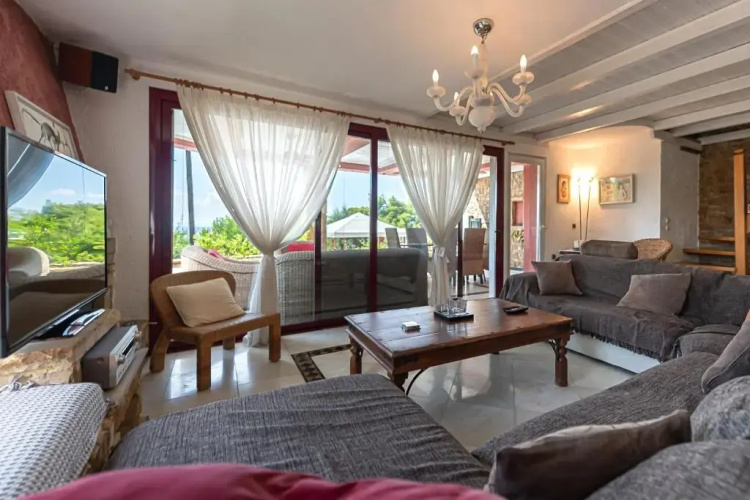 Maria Elena Villas III