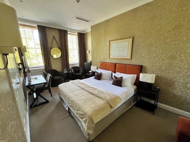 Deluxe Double room with city view