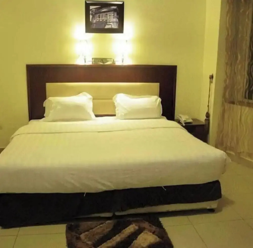 HOTEL DE SILVER BOTIQUE KiGALi